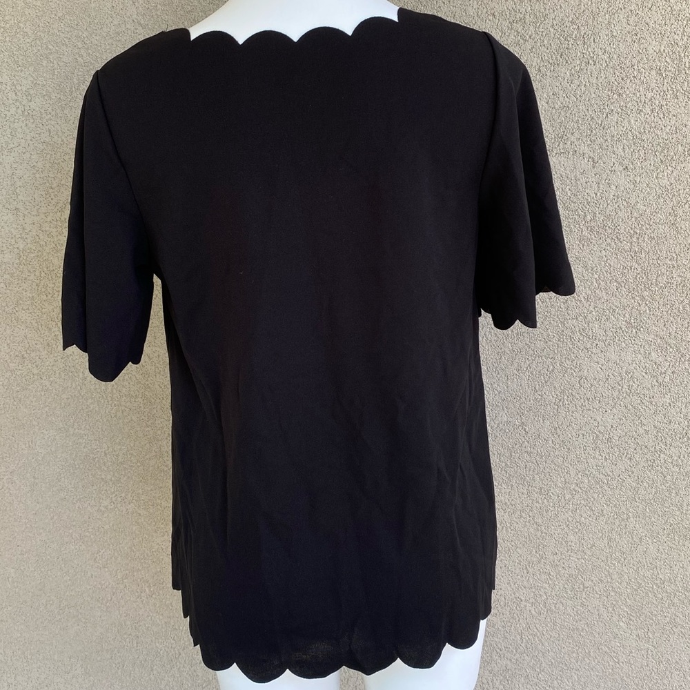 Black Scalloped Raw Edges Top - Picture 2 of 3